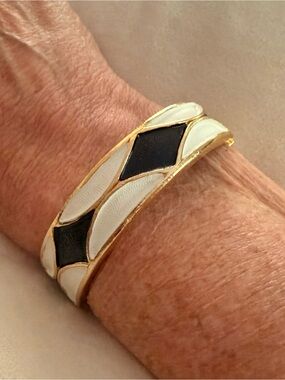 Vintage HAR Hargo Geometric Enameled Clamper Bracelet. Signed.